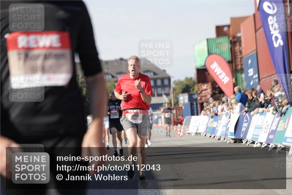 03.10.2025 - Köhlbrandbrückenlauf Jannik Wohlers http://msf.ph/oto/9112043 03.10.2025 13:00:49 Ziel 4018, 4228, 4763, 5011, 6042, 6464, 6525 meine-sportfotos.de