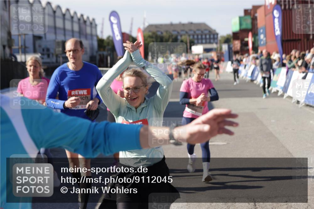 03.10.2025 - Köhlbrandbrückenlauf Jannik Wohlers http://msf.ph/oto/9112045 03.10.2025 13:30:59 Ziel 4715, 4734, 5005, 5142, 5185, 5206, 5349, 5402, 5938, 6537 meine-sportfotos.de