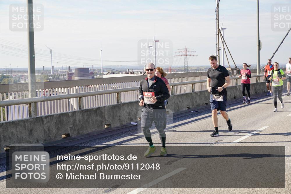 03.10.2025 - Köhlbrandbrückenlauf Michael Burmester http://msf.ph/oto/9112048 03.10.2025 12:54:16 Position 2 6261 meine-sportfotos.de