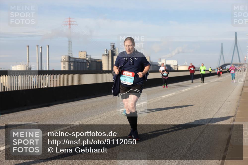 03.10.2025 - Köhlbrandbrückenlauf Lena Gebhardt http://msf.ph/oto/9112050 03.10.2025 10:15:48 Position 2 2501 meine-sportfotos.de