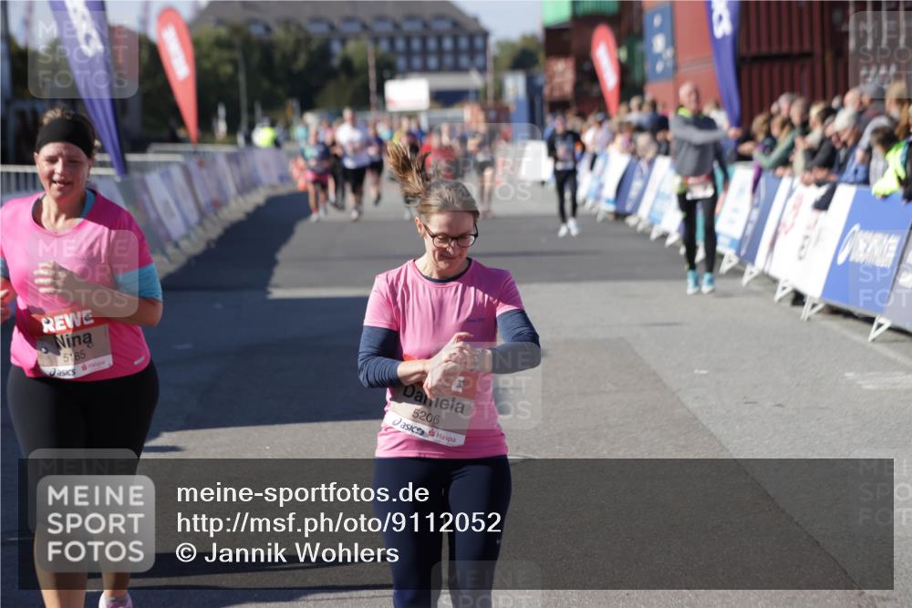 03.10.2025 - Köhlbrandbrückenlauf Jannik Wohlers http://msf.ph/oto/9112052 03.10.2025 13:31:00 Ziel 4715, 4734, 5005, 5142, 5185, 5206, 5349, 5402, 5938, 6537 meine-sportfotos.de