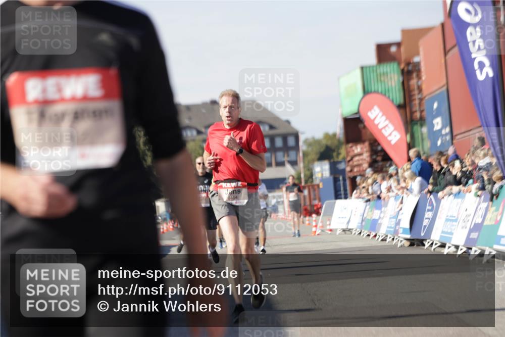 03.10.2025 - Köhlbrandbrückenlauf Jannik Wohlers http://msf.ph/oto/9112053 03.10.2025 13:00:50 Ziel 4018, 4763, 4820, 6042, 6464, 6525 meine-sportfotos.de