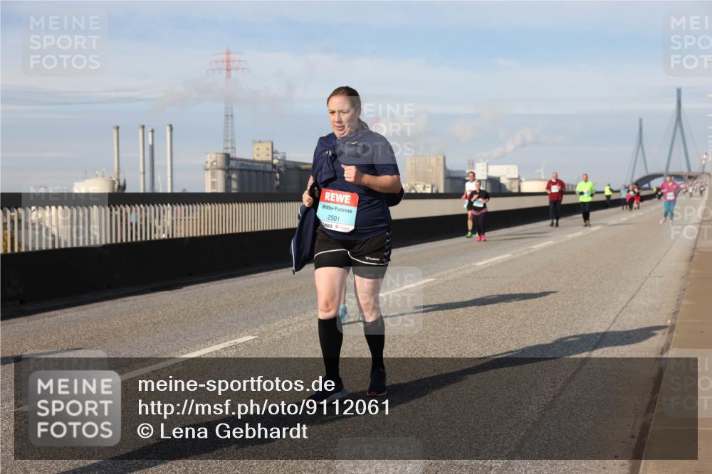 03.10.2025 - Köhlbrandbrückenlauf Lena Gebhardt http://msf.ph/oto/9112061 03.10.2025 10:15:48 Position 2 2501 meine-sportfotos.de