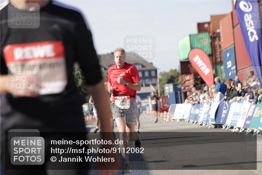 03.10.2025 - Köhlbrandbrückenlauf Jannik Wohlers http://msf.ph/oto/9112062 03.10.2025 13:00:50 Ziel 4018, 4763, 4820, 6042, 6464, 6525 meine-sportfotos.de