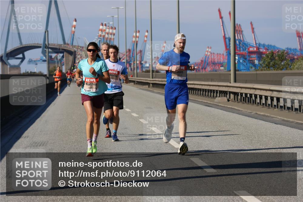 03.10.2025 - Köhlbrandbrückenlauf Strokosch-Dieckow http://msf.ph/oto/9112064 03.10.2025 12:40:39 Position 3 6241, 4013, 4301 meine-sportfotos.de