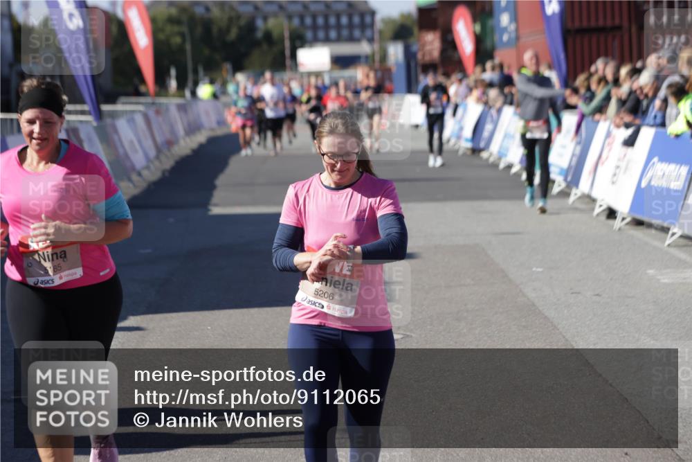 03.10.2025 - Köhlbrandbrückenlauf Jannik Wohlers http://msf.ph/oto/9112065 03.10.2025 13:31:00 Ziel 4715, 4734, 5005, 5142, 5185, 5206, 5349, 5402, 5938, 6537 meine-sportfotos.de