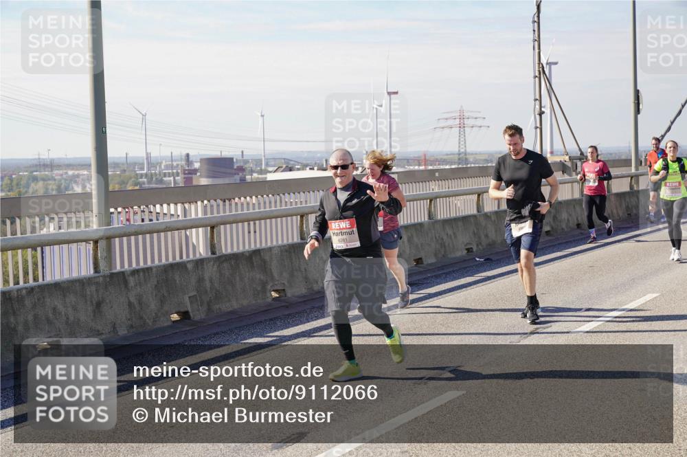 03.10.2025 - Köhlbrandbrückenlauf Michael Burmester http://msf.ph/oto/9112066 03.10.2025 12:54:16 Position 2 6261 meine-sportfotos.de