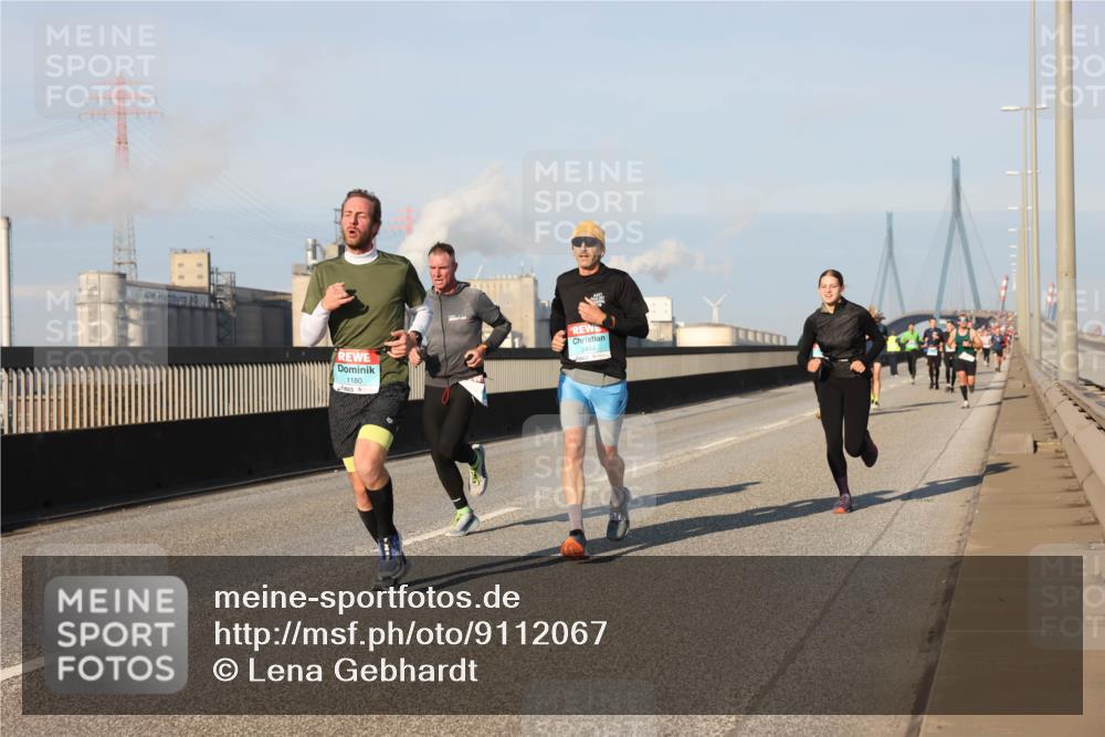 03.10.2025 - Köhlbrandbrückenlauf Lena Gebhardt http://msf.ph/oto/9112067 03.10.2025 09:42:15 Position 2 1180, 3414 meine-sportfotos.de