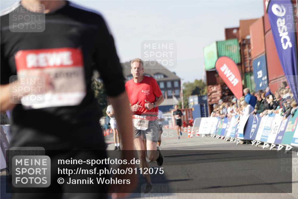 03.10.2025 - Köhlbrandbrückenlauf Jannik Wohlers http://msf.ph/oto/9112075 03.10.2025 13:00:50 Ziel 4018, 4763, 4820, 6042, 6464, 6525 meine-sportfotos.de