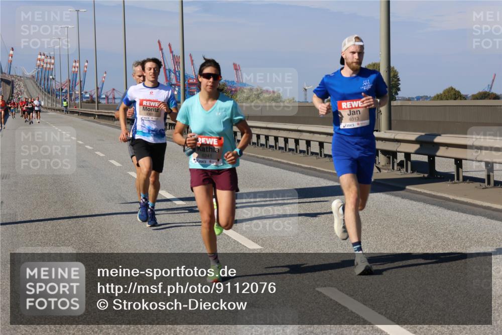 03.10.2025 - Köhlbrandbrückenlauf Strokosch-Dieckow http://msf.ph/oto/9112076 03.10.2025 12:40:42 Position 3 4301, 6241, 4013 meine-sportfotos.de