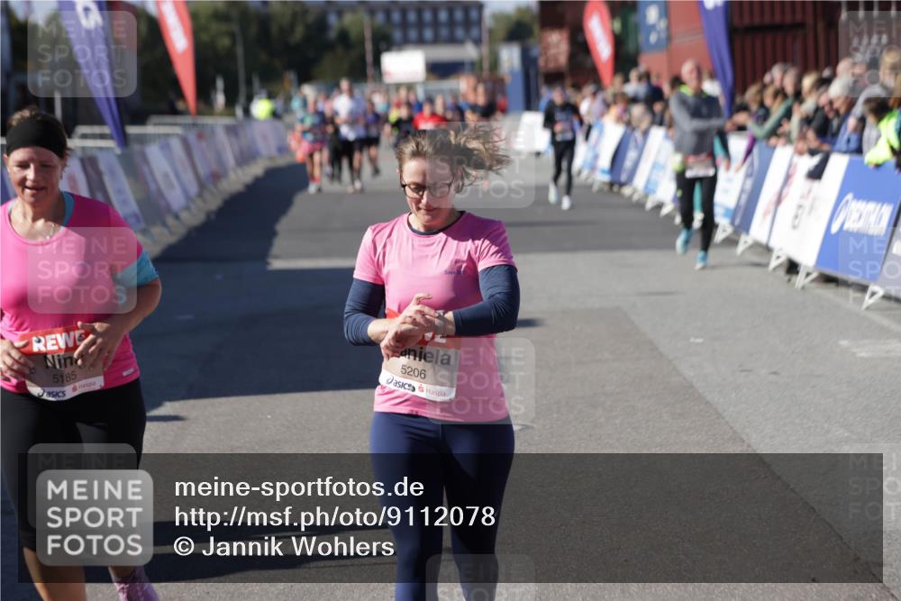 03.10.2025 - Köhlbrandbrückenlauf Jannik Wohlers http://msf.ph/oto/9112078 03.10.2025 13:31:00 Ziel 4715, 4734, 5005, 5142, 5185, 5206, 5349, 5402, 5938, 6537 meine-sportfotos.de