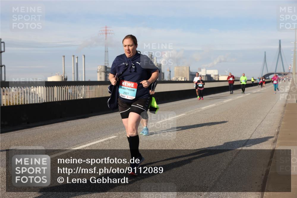 03.10.2025 - Köhlbrandbrückenlauf Lena Gebhardt http://msf.ph/oto/9112089 03.10.2025 10:15:49 Position 2 2501 meine-sportfotos.de