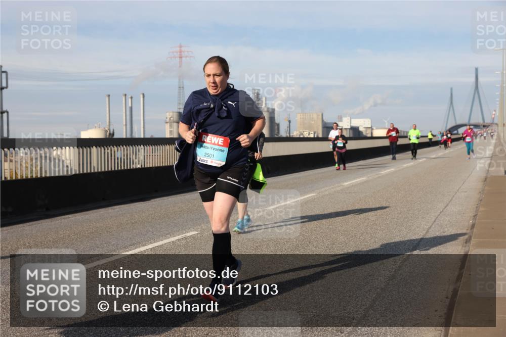 03.10.2025 - Köhlbrandbrückenlauf Lena Gebhardt http://msf.ph/oto/9112103 03.10.2025 10:15:49 Position 2 2501 meine-sportfotos.de