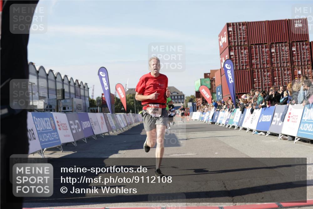 03.10.2025 - Köhlbrandbrückenlauf Jannik Wohlers http://msf.ph/oto/9112108 03.10.2025 13:00:52 Ziel 4018, 4069, 4177, 4763, 4820, 6042, 6464, 6525 meine-sportfotos.de