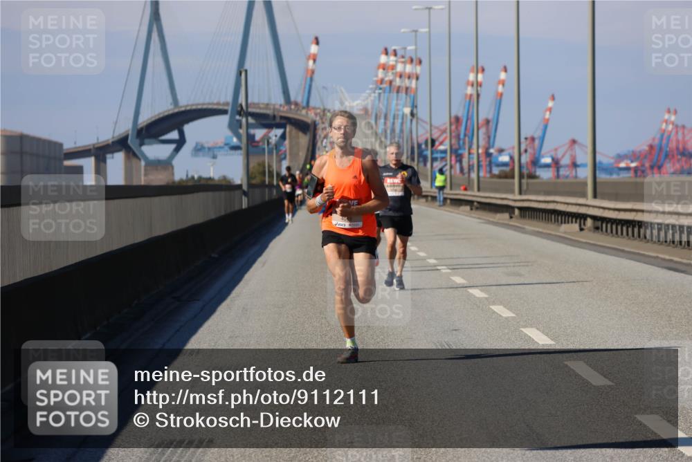 03.10.2025 - Köhlbrandbrückenlauf Strokosch-Dieckow http://msf.ph/oto/9112111 03.10.2025 12:40:54 Position 3 40 meine-sportfotos.de
