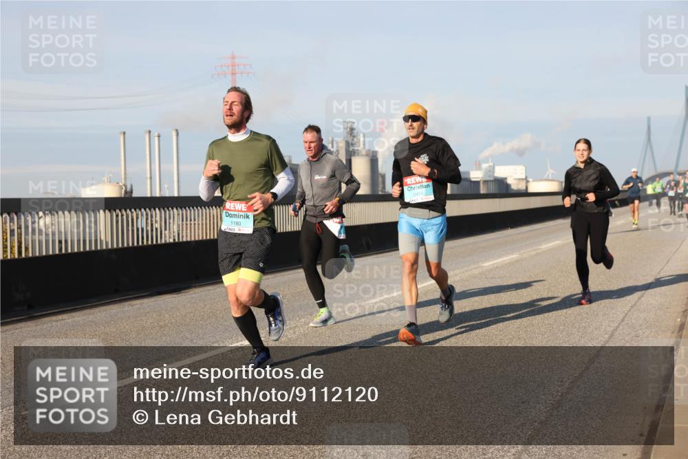 03.10.2025 - Köhlbrandbrückenlauf Lena Gebhardt http://msf.ph/oto/9112120 03.10.2025 09:42:16 Position 2 1180, 3414 meine-sportfotos.de