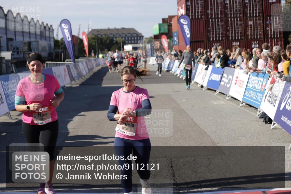 03.10.2025 - Köhlbrandbrückenlauf Jannik Wohlers http://msf.ph/oto/9112121 03.10.2025 13:31:01 Ziel 4715, 4734, 5005, 5142, 5185, 5206, 5349, 5402, 5938, 6375, 6537 meine-sportfotos.de