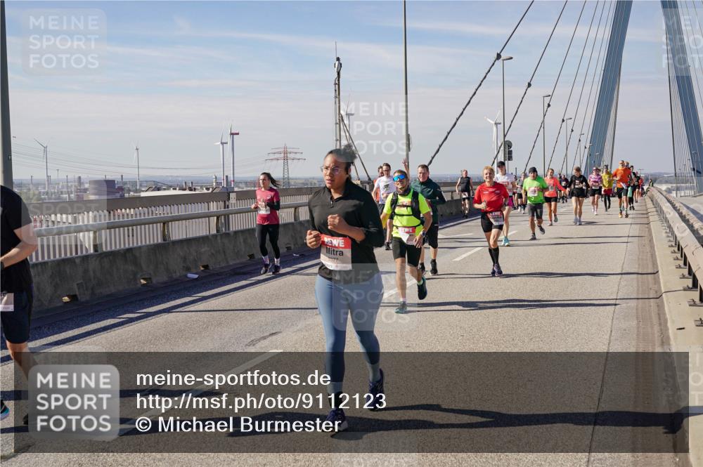 03.10.2025 - Köhlbrandbrückenlauf Michael Burmester http://msf.ph/oto/9112123 03.10.2025 12:54:18 Position 2 377 meine-sportfotos.de