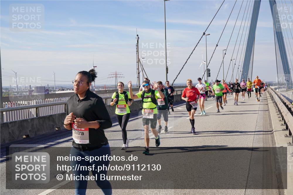 03.10.2025 - Köhlbrandbrückenlauf Michael Burmester http://msf.ph/oto/9112130 03.10.2025 12:54:19 Position 2 5377 meine-sportfotos.de