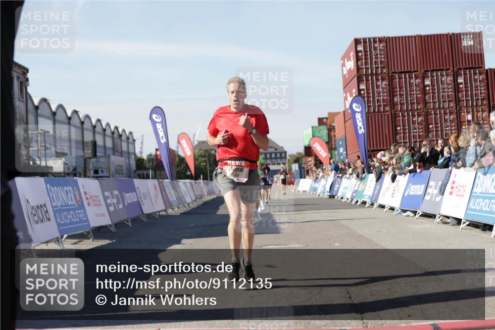 03.10.2025 - Köhlbrandbrückenlauf Jannik Wohlers http://msf.ph/oto/9112135 03.10.2025 13:00:52 Ziel 4018, 4069, 4177, 4763, 4820, 6042, 6464, 6525 meine-sportfotos.de