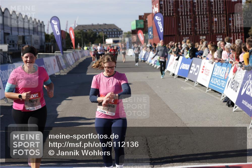 03.10.2025 - Köhlbrandbrückenlauf Jannik Wohlers http://msf.ph/oto/9112136 03.10.2025 13:31:01 Ziel 4715, 4734, 5005, 5142, 5185, 5206, 5349, 5402, 5938, 6375, 6537 meine-sportfotos.de