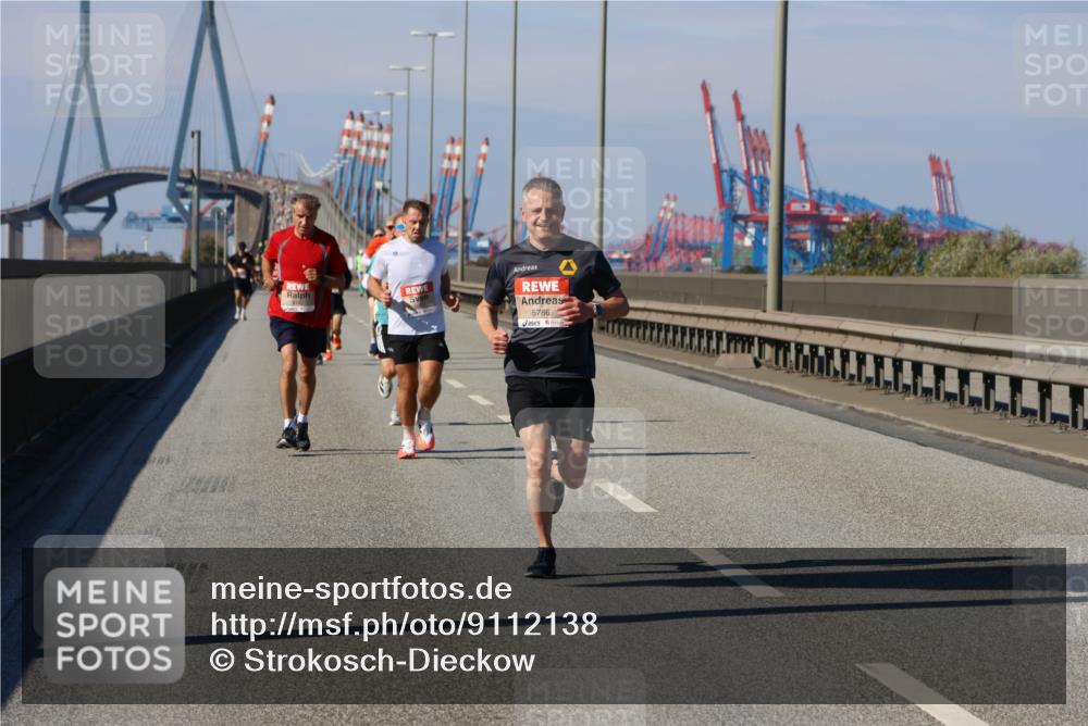 03.10.2025 - Köhlbrandbrückenlauf Strokosch-Dieckow http://msf.ph/oto/9112138 03.10.2025 12:41:01 Position 3 5786 meine-sportfotos.de