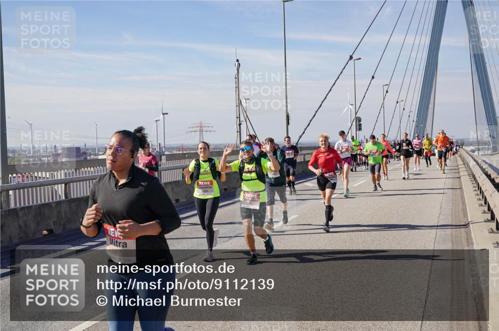 03.10.2025 - Köhlbrandbrückenlauf Michael Burmester http://msf.ph/oto/9112139 03.10.2025 12:54:19 Position 2 5377 meine-sportfotos.de