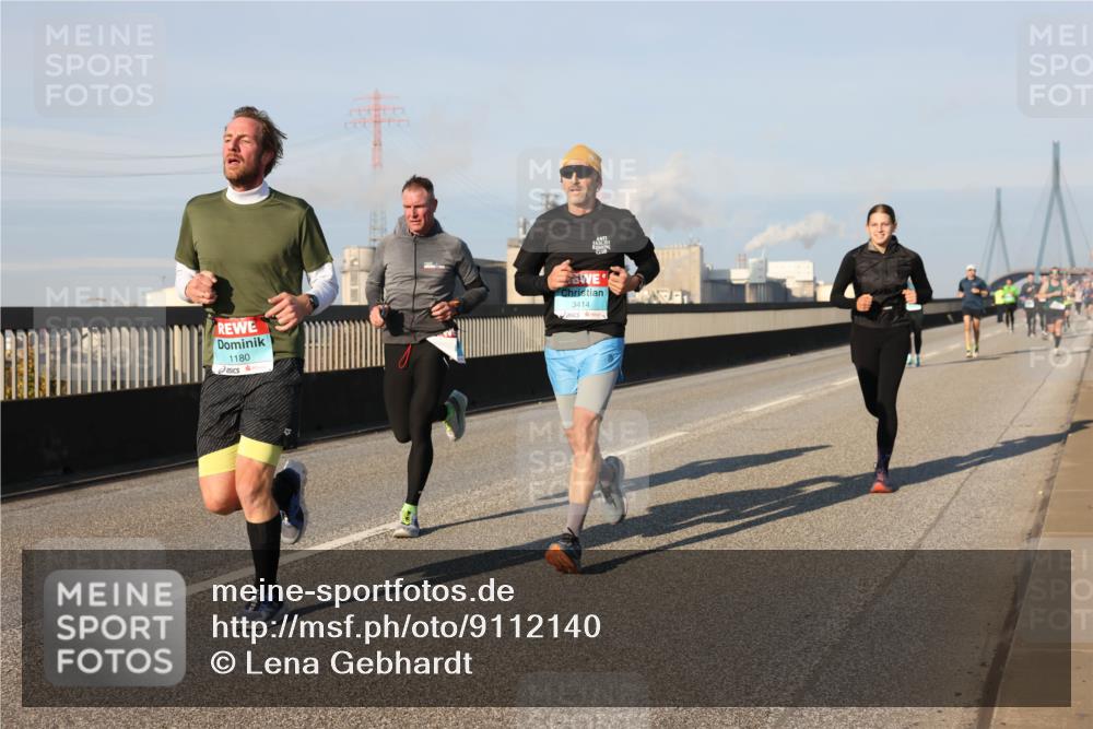 03.10.2025 - Köhlbrandbrückenlauf Lena Gebhardt http://msf.ph/oto/9112140 03.10.2025 09:42:16 Position 2 1180, 3414 meine-sportfotos.de