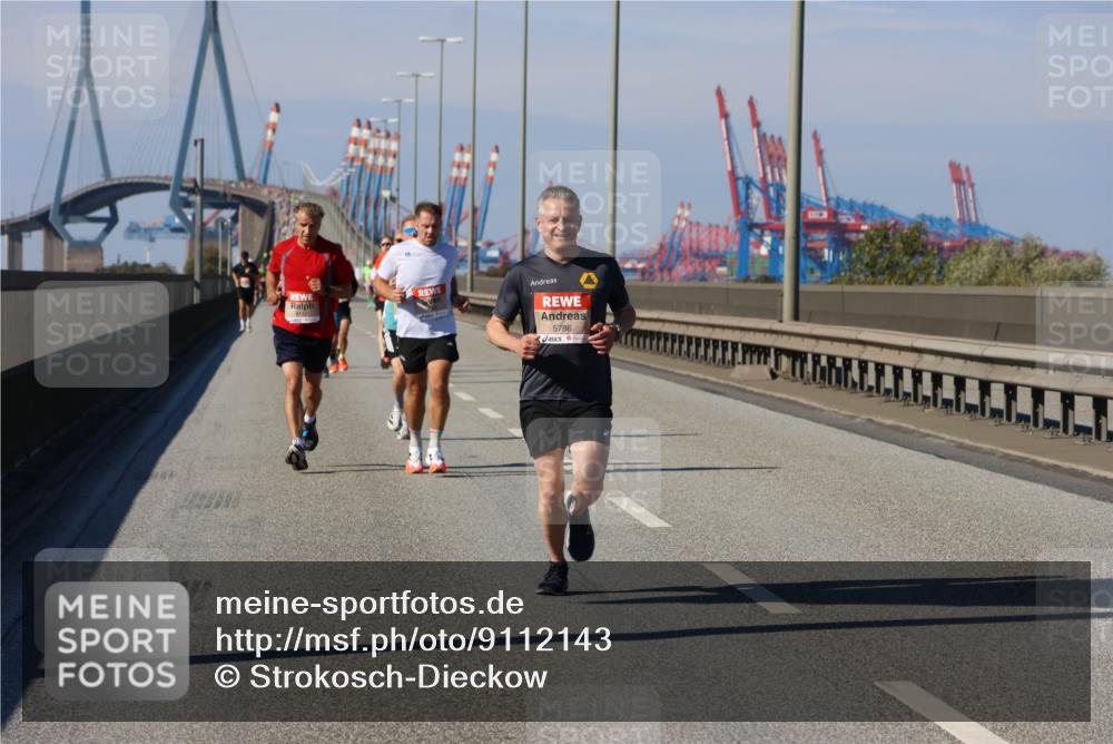 03.10.2025 - Köhlbrandbrückenlauf Strokosch-Dieckow http://msf.ph/oto/9112143 03.10.2025 12:41:01 Position 3 4142, 1, 5786 meine-sportfotos.de