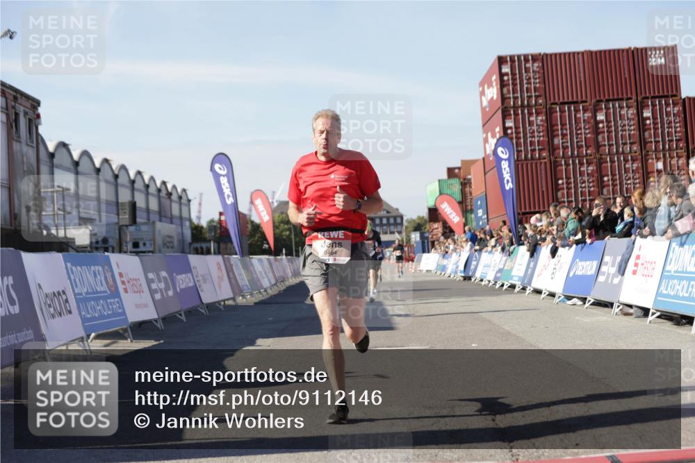 03.10.2025 - Köhlbrandbrückenlauf Jannik Wohlers http://msf.ph/oto/9112146 03.10.2025 13:00:53 Ziel 4018, 4069, 4177, 4820, 6042, 6464, 6525 meine-sportfotos.de