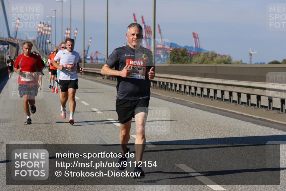 03.10.2025 - Köhlbrandbrückenlauf Strokosch-Dieckow http://msf.ph/oto/9112154 03.10.2025 12:41:02 Position 3 5786 meine-sportfotos.de