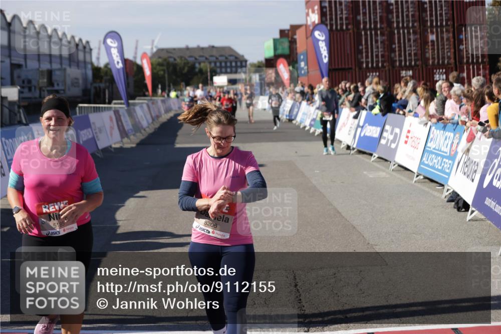 03.10.2025 - Köhlbrandbrückenlauf Jannik Wohlers http://msf.ph/oto/9112155 03.10.2025 13:31:01 Ziel 4715, 4734, 5005, 5142, 5185, 5206, 5349, 5402, 5938, 6375, 6537 meine-sportfotos.de