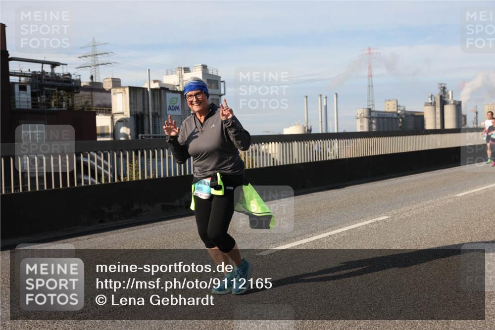 03.10.2025 - Köhlbrandbrückenlauf Lena Gebhardt http://msf.ph/oto/9112165 03.10.2025 10:15:51 Position 2 2603 meine-sportfotos.de