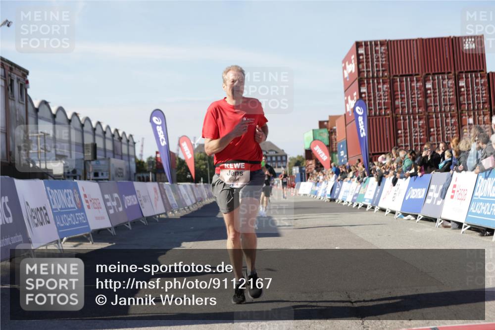 03.10.2025 - Köhlbrandbrückenlauf Jannik Wohlers http://msf.ph/oto/9112167 03.10.2025 13:00:53 Ziel 4018, 4069, 4177, 4820, 6042, 6464, 6525 meine-sportfotos.de