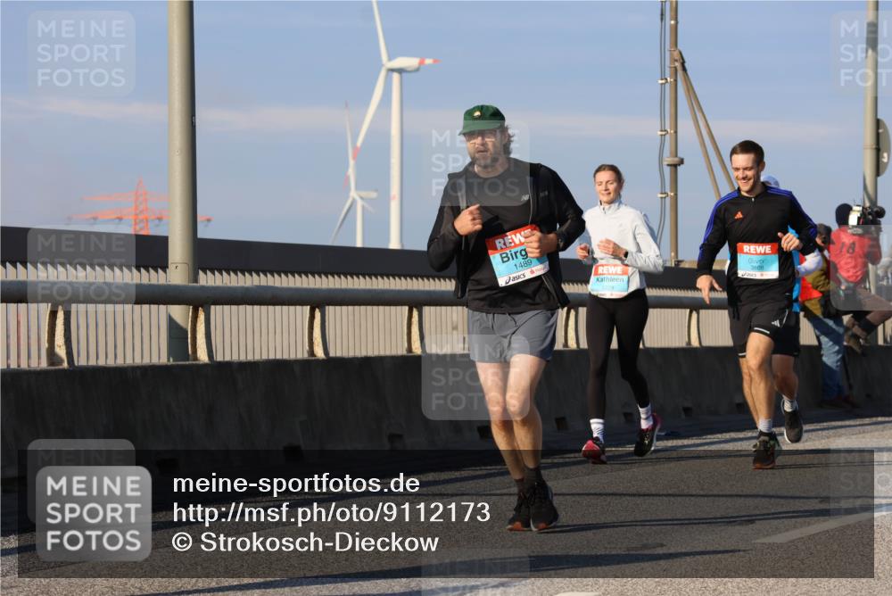 03.10.2025 - Köhlbrandbrückenlauf Strokosch-Dieckow http://msf.ph/oto/9112173 03.10.2025 09:45:28 Position 2 1489, 3808 meine-sportfotos.de