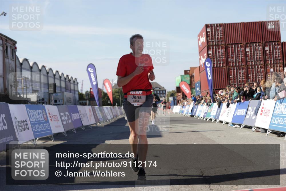 03.10.2025 - Köhlbrandbrückenlauf Jannik Wohlers http://msf.ph/oto/9112174 03.10.2025 13:00:53 Ziel 4018, 4069, 4177, 4820, 6042, 6464, 6525 meine-sportfotos.de