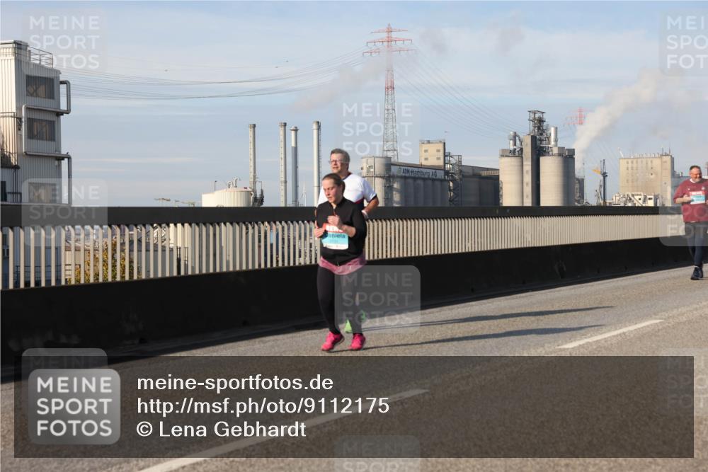 03.10.2025 - Köhlbrandbrückenlauf Lena Gebhardt http://msf.ph/oto/9112175 03.10.2025 10:15:55 Position 2  meine-sportfotos.de