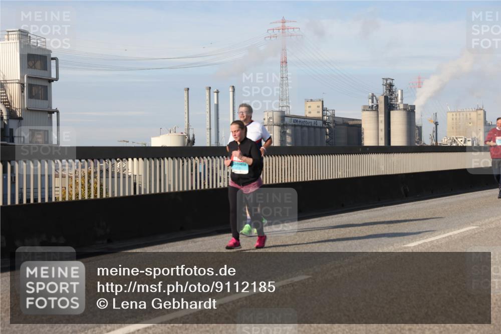 03.10.2025 - Köhlbrandbrückenlauf Lena Gebhardt http://msf.ph/oto/9112185 03.10.2025 10:15:55 Position 2  meine-sportfotos.de