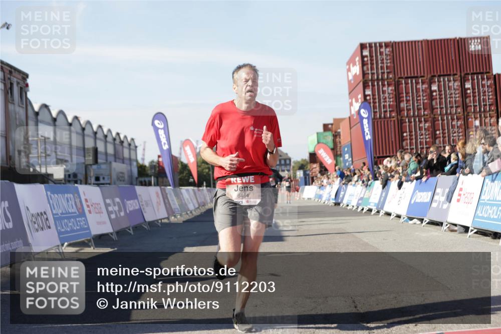 03.10.2025 - Köhlbrandbrückenlauf Jannik Wohlers http://msf.ph/oto/9112203 03.10.2025 13:00:53 Ziel 4018, 4069, 4177, 4820, 6042, 6464, 6525 meine-sportfotos.de