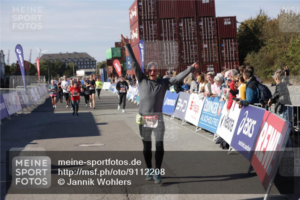 03.10.2025 - Köhlbrandbrückenlauf Jannik Wohlers http://msf.ph/oto/9112208 03.10.2025 13:31:07 Ziel 4734, 5185, 5206, 5349, 5938, 6375 meine-sportfotos.de