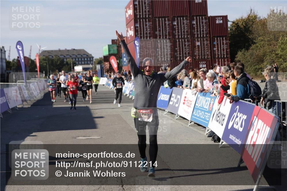 03.10.2025 - Köhlbrandbrückenlauf Jannik Wohlers http://msf.ph/oto/9112214 03.10.2025 13:31:07 Ziel 4734, 5185, 5206, 5349, 5938, 6375 meine-sportfotos.de