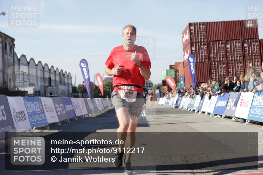 03.10.2025 - Köhlbrandbrückenlauf Jannik Wohlers http://msf.ph/oto/9112217 03.10.2025 13:00:53 Ziel 4018, 4069, 4177, 4820, 6042, 6464, 6525 meine-sportfotos.de