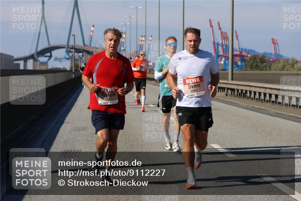 03.10.2025 - Köhlbrandbrückenlauf Strokosch-Dieckow http://msf.ph/oto/9112227 03.10.2025 12:41:05 Position 3 4142, 6085 meine-sportfotos.de