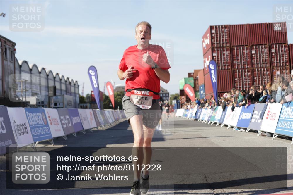 03.10.2025 - Köhlbrandbrückenlauf Jannik Wohlers http://msf.ph/oto/9112228 03.10.2025 13:00:53 Ziel 4018, 4069, 4177, 4820, 6042, 6464, 6525 meine-sportfotos.de