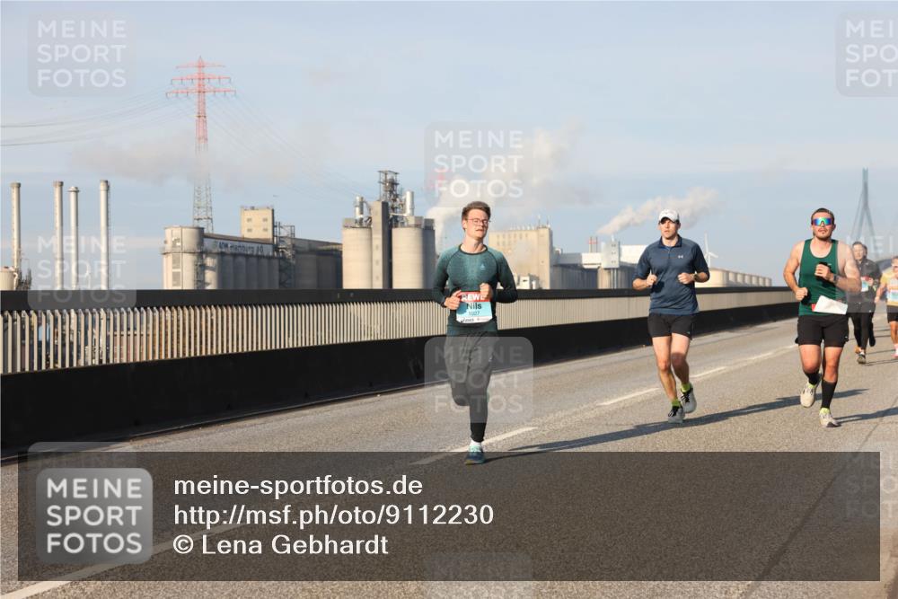 03.10.2025 - Köhlbrandbrückenlauf Lena Gebhardt http://msf.ph/oto/9112230 03.10.2025 09:42:21 Position 2 1027 meine-sportfotos.de
