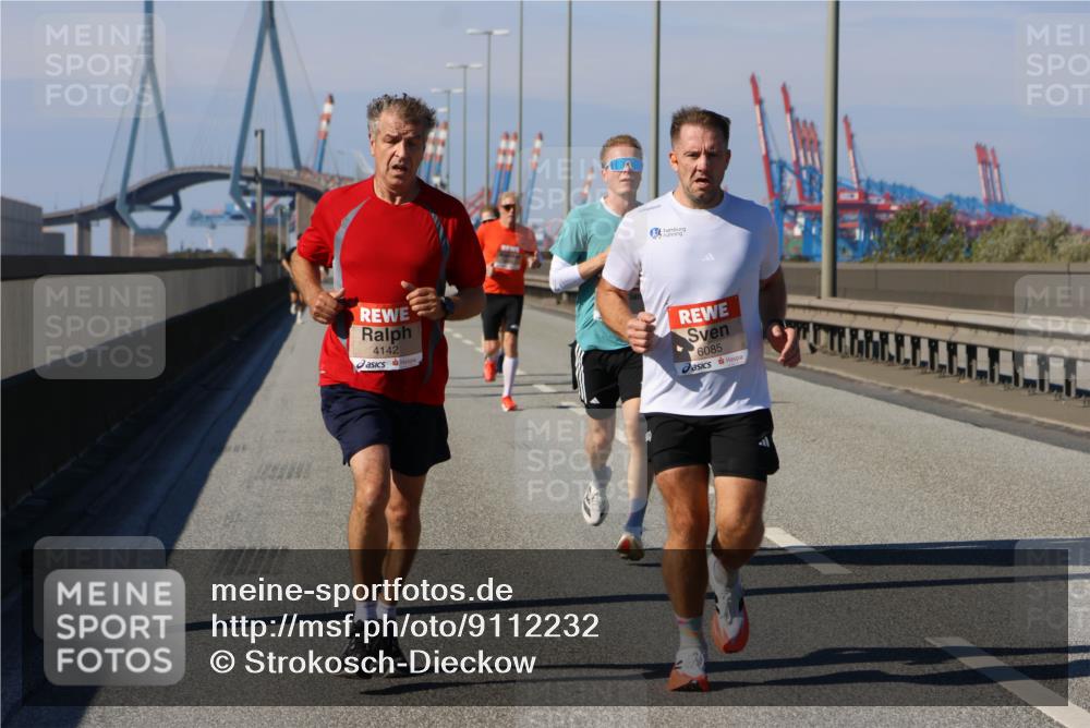 03.10.2025 - Köhlbrandbrückenlauf Strokosch-Dieckow http://msf.ph/oto/9112232 03.10.2025 12:41:05 Position 3 4142, 6085 meine-sportfotos.de