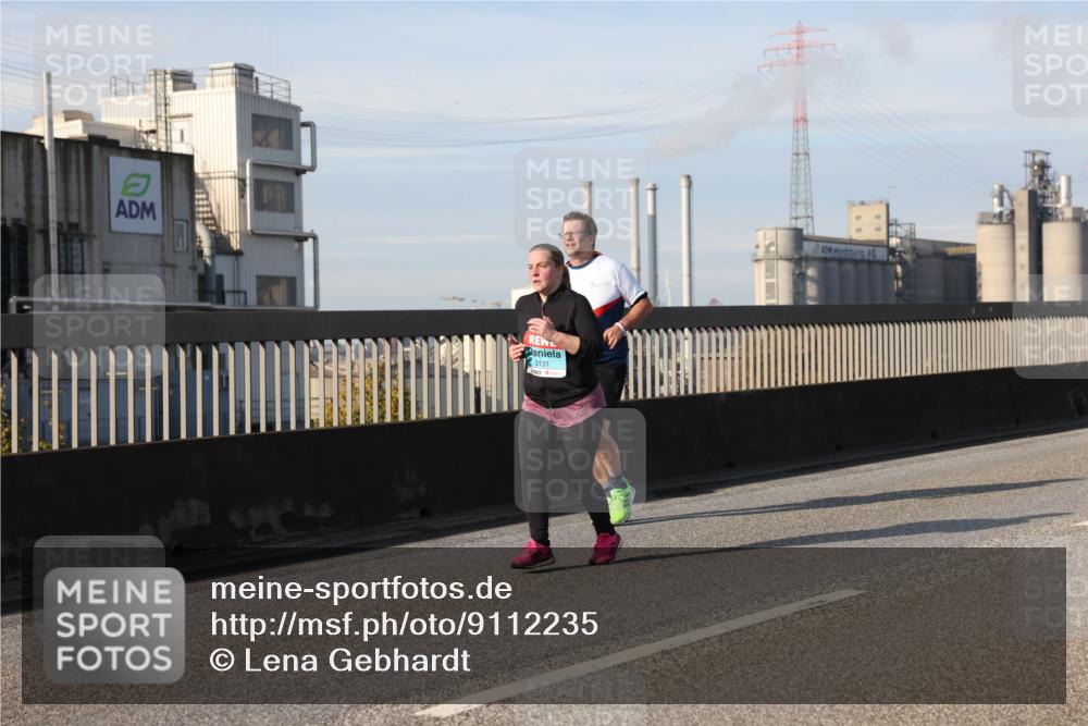 03.10.2025 - Köhlbrandbrückenlauf Lena Gebhardt http://msf.ph/oto/9112235 03.10.2025 10:15:56 Position 2 3131 meine-sportfotos.de