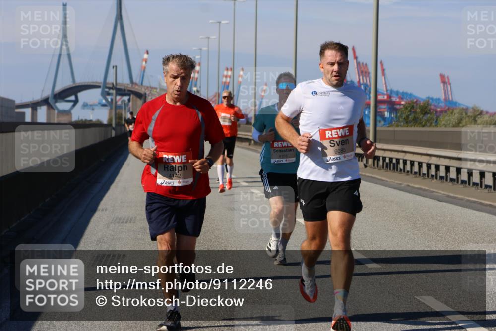 03.10.2025 - Köhlbrandbrückenlauf Strokosch-Dieckow http://msf.ph/oto/9112246 03.10.2025 12:41:06 Position 3 4142, 4155, 6085 meine-sportfotos.de