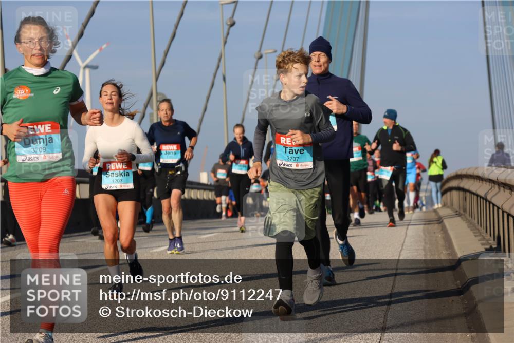 03.10.2025 - Köhlbrandbrückenlauf Strokosch-Dieckow http://msf.ph/oto/9112247 03.10.2025 09:45:34 Position 2 3709, 6, 1203, 3707 meine-sportfotos.de