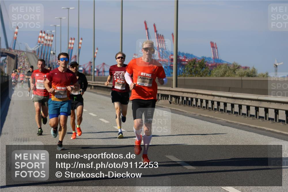 03.10.2025 - Köhlbrandbrückenlauf Strokosch-Dieckow http://msf.ph/oto/9112253 03.10.2025 12:41:10 Position 3 2011, 4040 meine-sportfotos.de